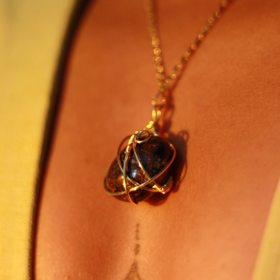 CALYPSO — Collier en grenat | Magnétisme & Désir incarné