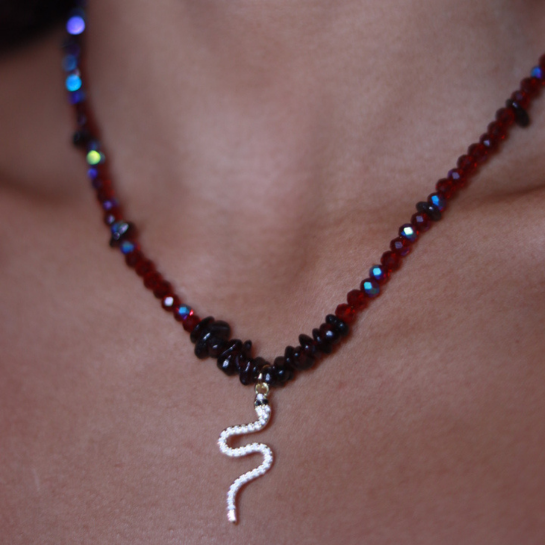 Collier “Venom Royal” – Grenat Rouge Intense