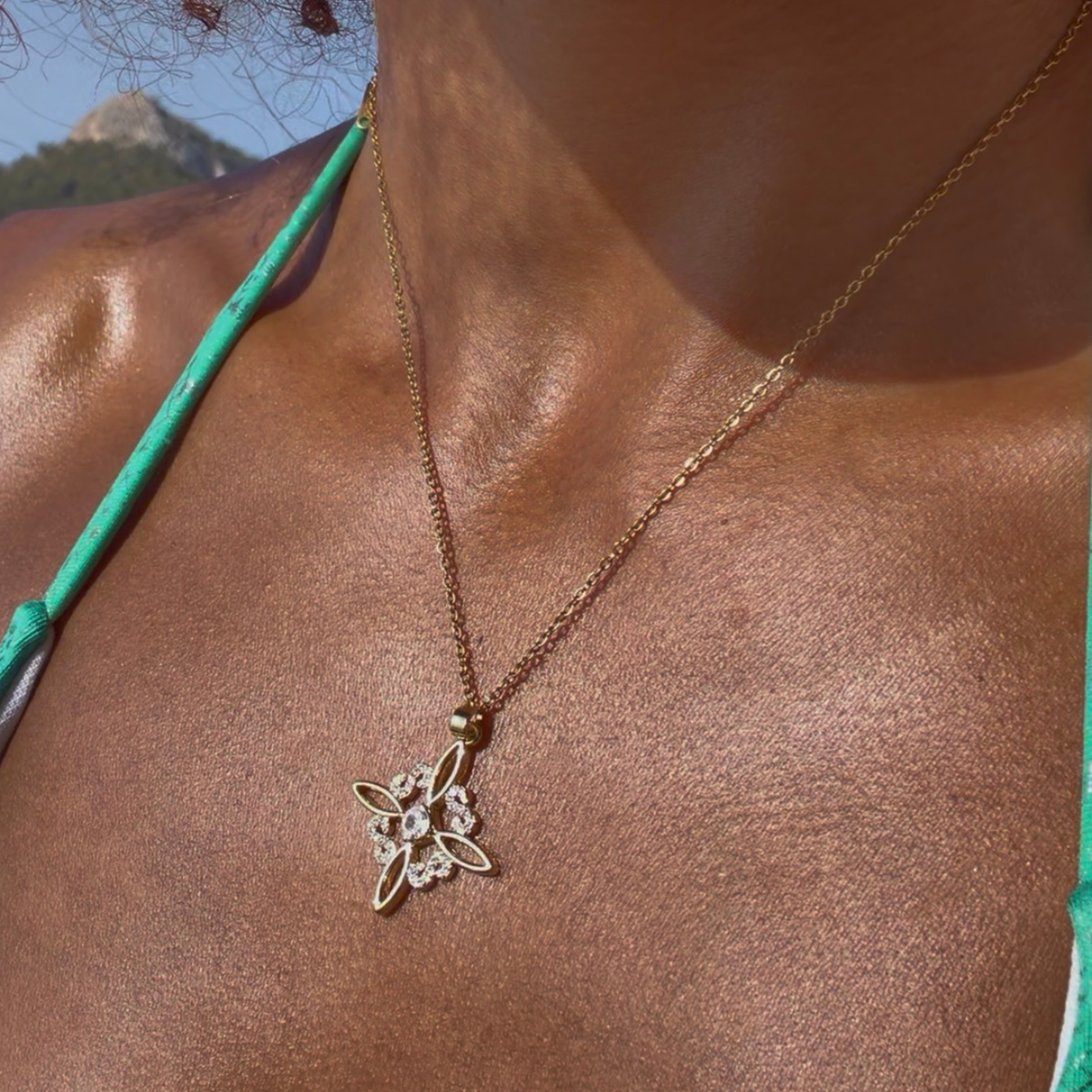 Collier Nœud de Sorcière — Protection & d’Intention