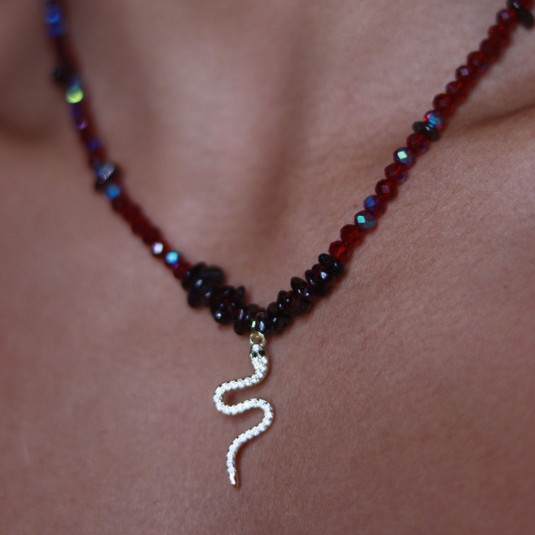 Collier “Venom Royal” – Grenat Rouge Intense